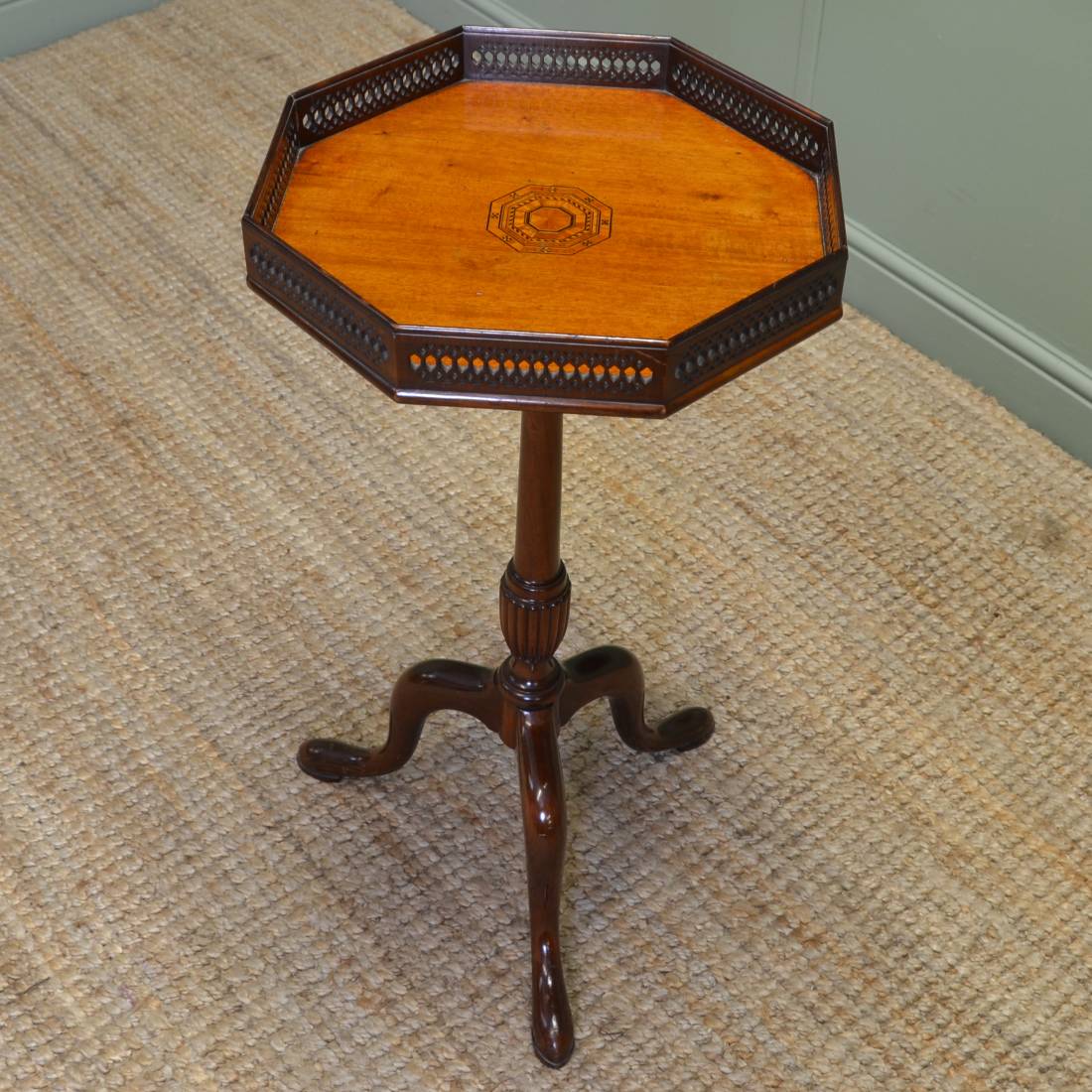Edwardian Antique Occasional / Wine / Lamp Tripod Table