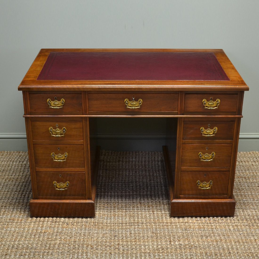 Fine Quality Victorian Walnut Antique Pedestal Desk