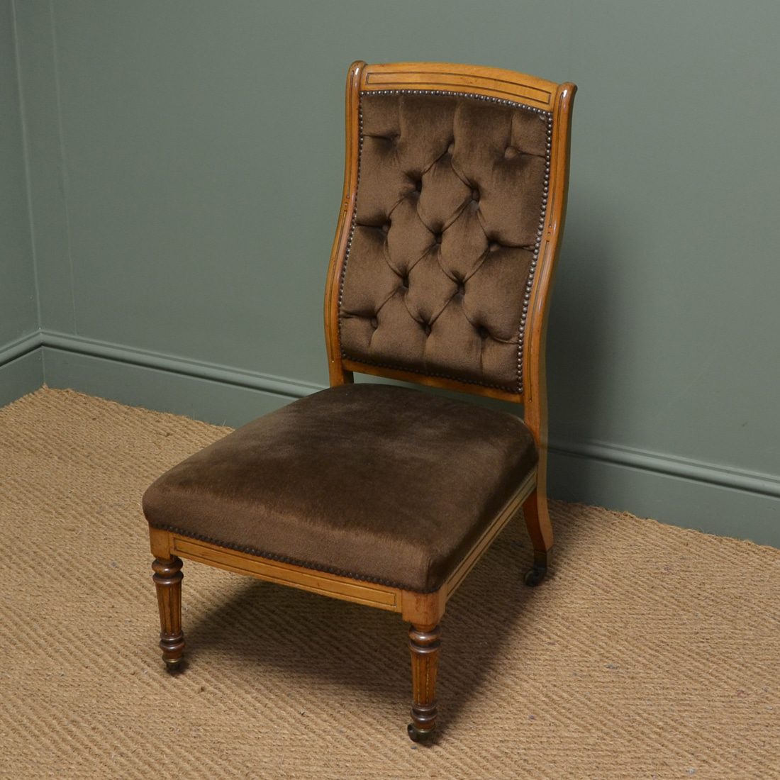 Quality Victorian Mahogany Antique Nursing Chair / Side Chair.