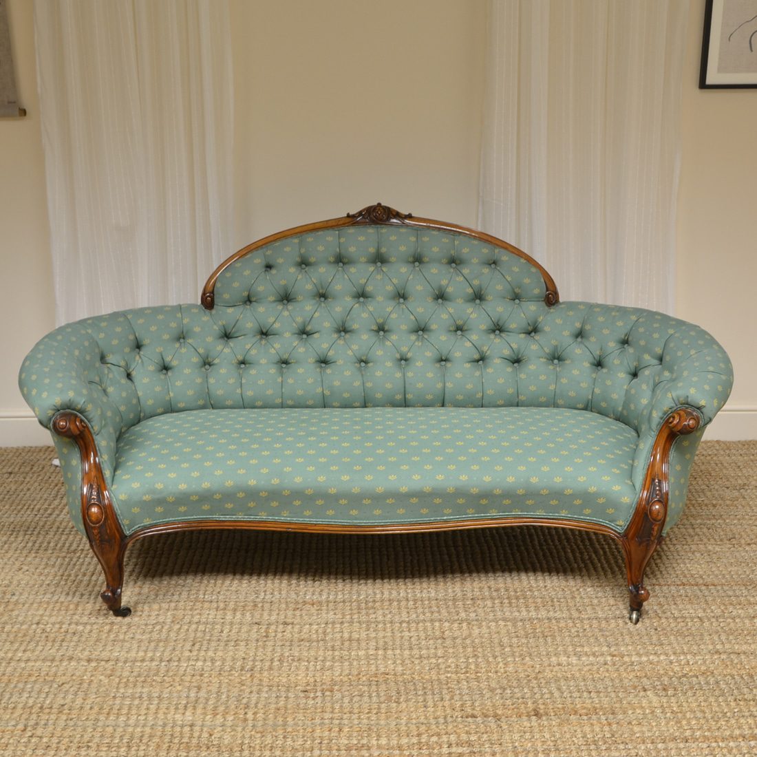 Exquisite Quality Victorian Walnut Antique Settee / Sofa