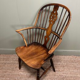 Country House Antique English Windsor Chair