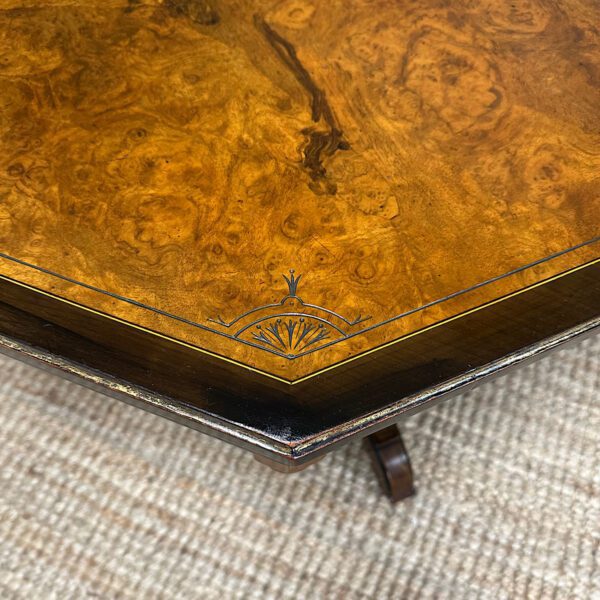 Stunning Victorian Antique Burr Walnut Table