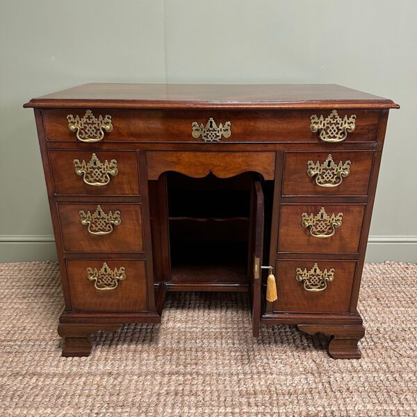 Quality 18th Century Mahogany Antique Georgian Desk