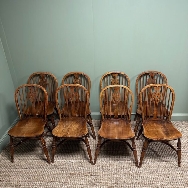 Set of 8 Ash Wheel Back kitchen Chairs