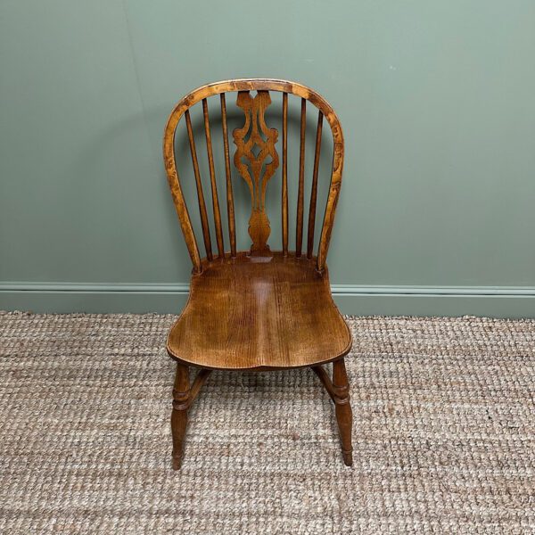 Set of 8 Ash Wheel Back kitchen Chairs