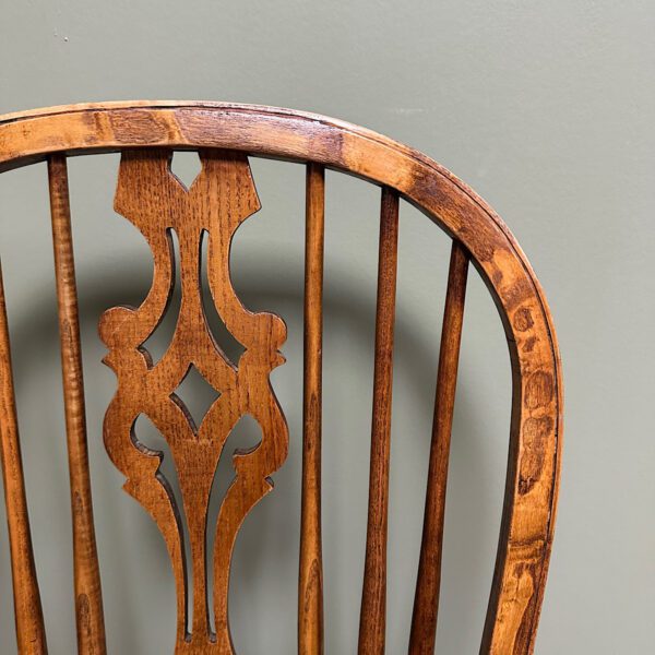 Set of 8 Ash Wheel Back kitchen Chairs