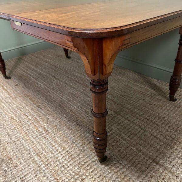 Quality Antique Mahogany Dining Table by Gillows of Lancaster