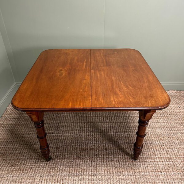 Quality Antique Mahogany Dining Table by Gillows of Lancaster