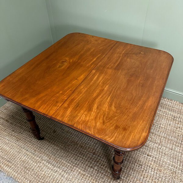 Quality Antique Mahogany Dining Table by Gillows of Lancaster