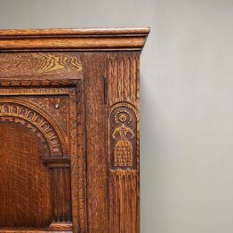 Quality Oak Antique Hall Wardrobe / Cupboard