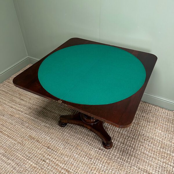 Elegant 19th century Antique Card Table