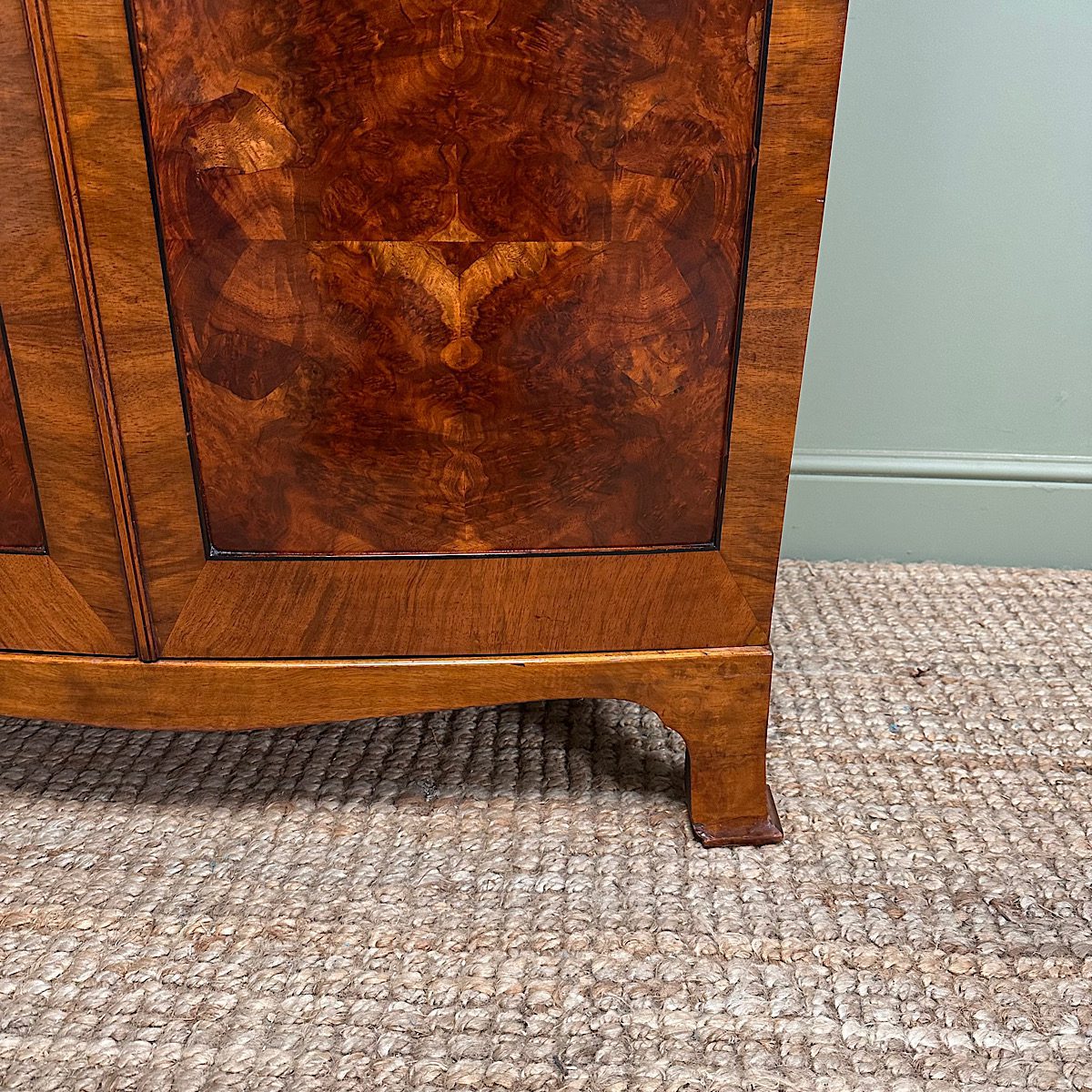 Beautiful Mahogany Bow Fronted Antique Edwardian Wardrobe 8 Beautiful Mahogany Bow Fronted Antique Edwardian Wardrobe