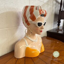 Summer Chic Lady Bust Vase Lifesyle