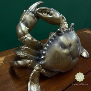 Antiqued Gold Thirsty Crab Wine Bottle Holder Lifestyle 3