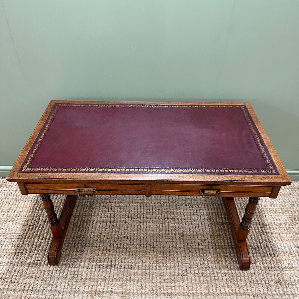 Quality Walnut Victorian Antique Writing Desk by Gillows 4 Quality Walnut Victorian Antique Writing Desk by Gillows